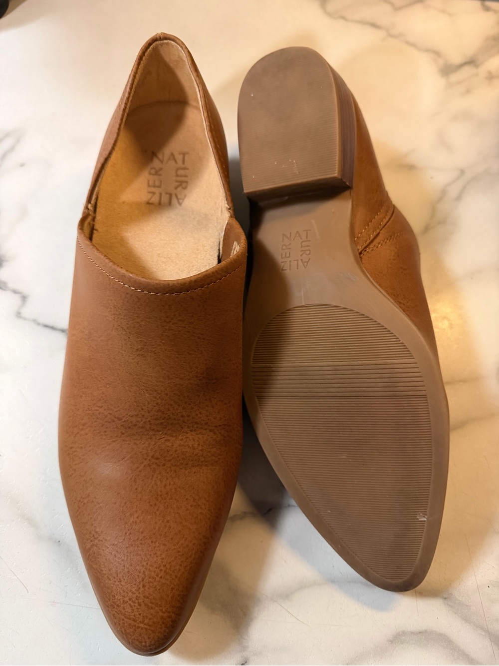 Naturalizer Men's Tan Pointed-Toe Slip-On Loafers